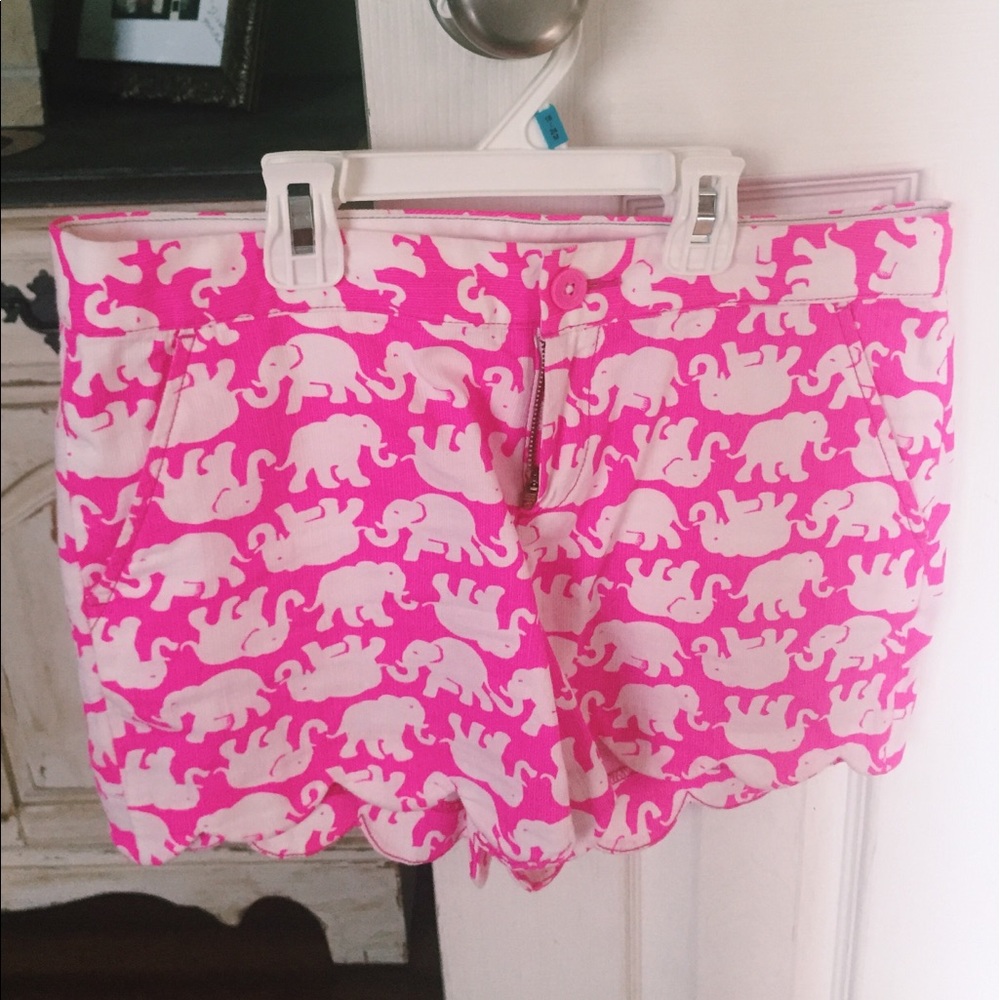 scalloped Lilly Pulitzer shorts